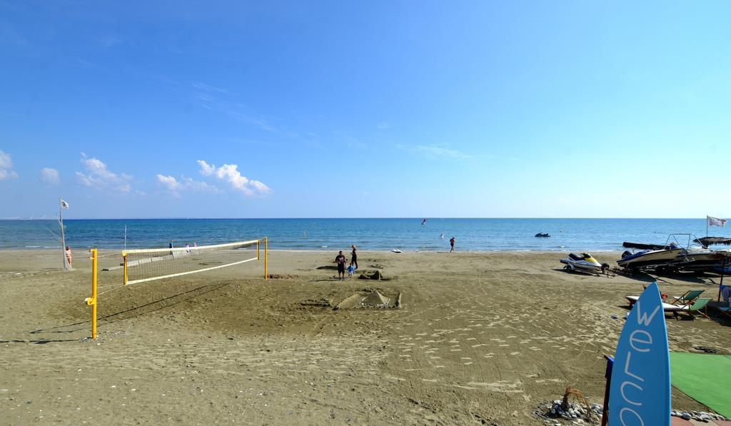 Mackenzie Blu Beach Studio Larnaka Exterior foto